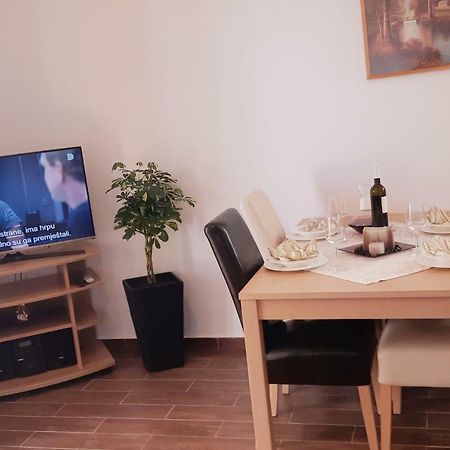 Apartmani Lili Sukosan Ngoại thất bức ảnh