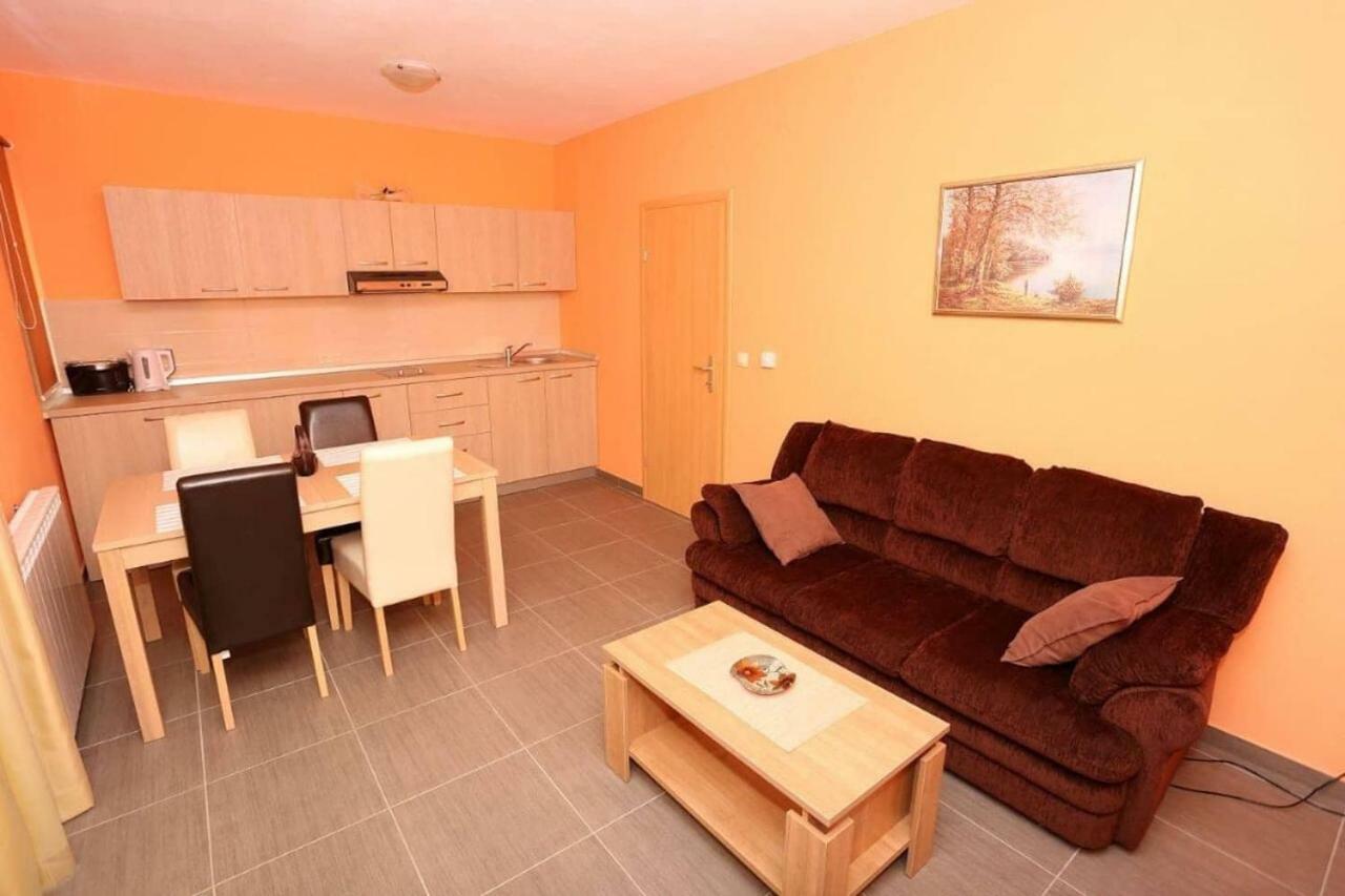 Apartmani Lili Sukosan Ngoại thất bức ảnh