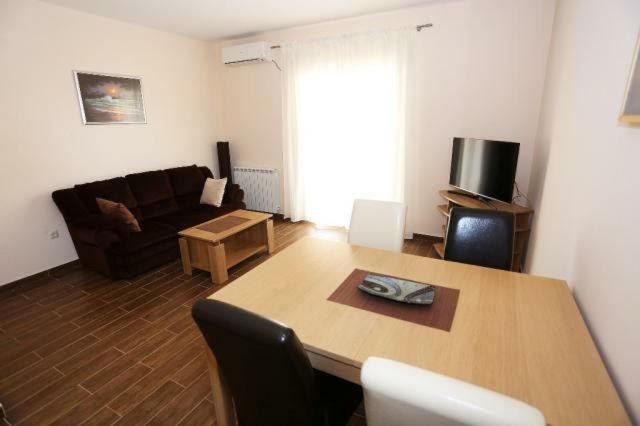 Apartmani Lili Sukosan Ngoại thất bức ảnh