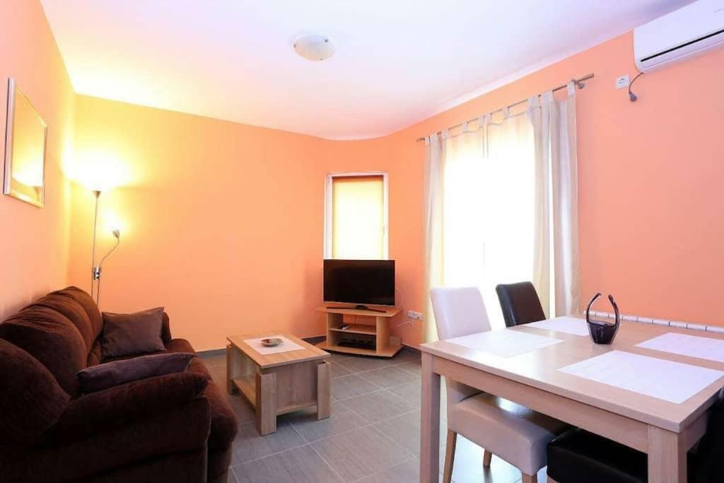 Apartmani Lili Sukosan Ngoại thất bức ảnh