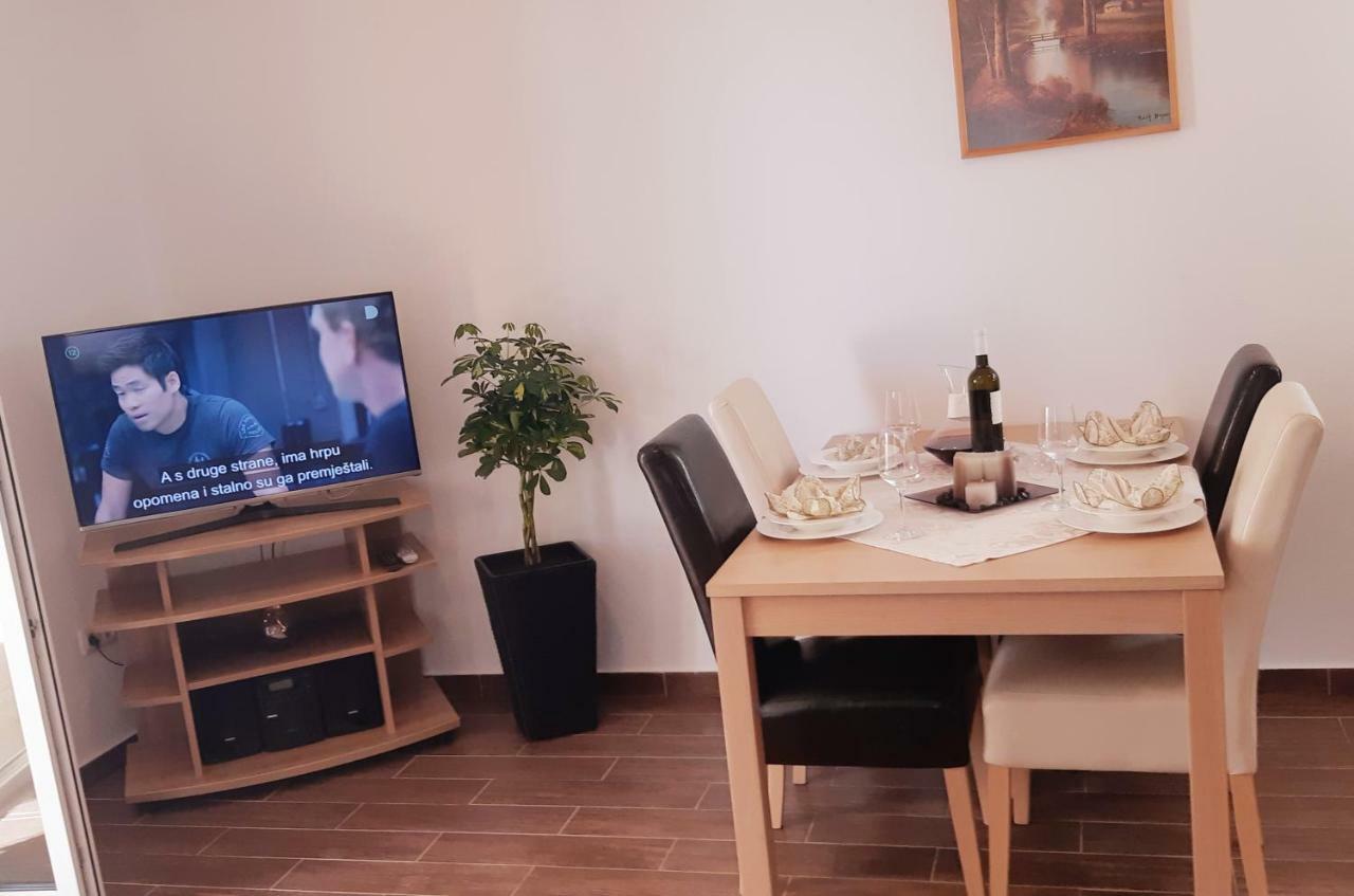 Apartmani Lili Sukosan Ngoại thất bức ảnh