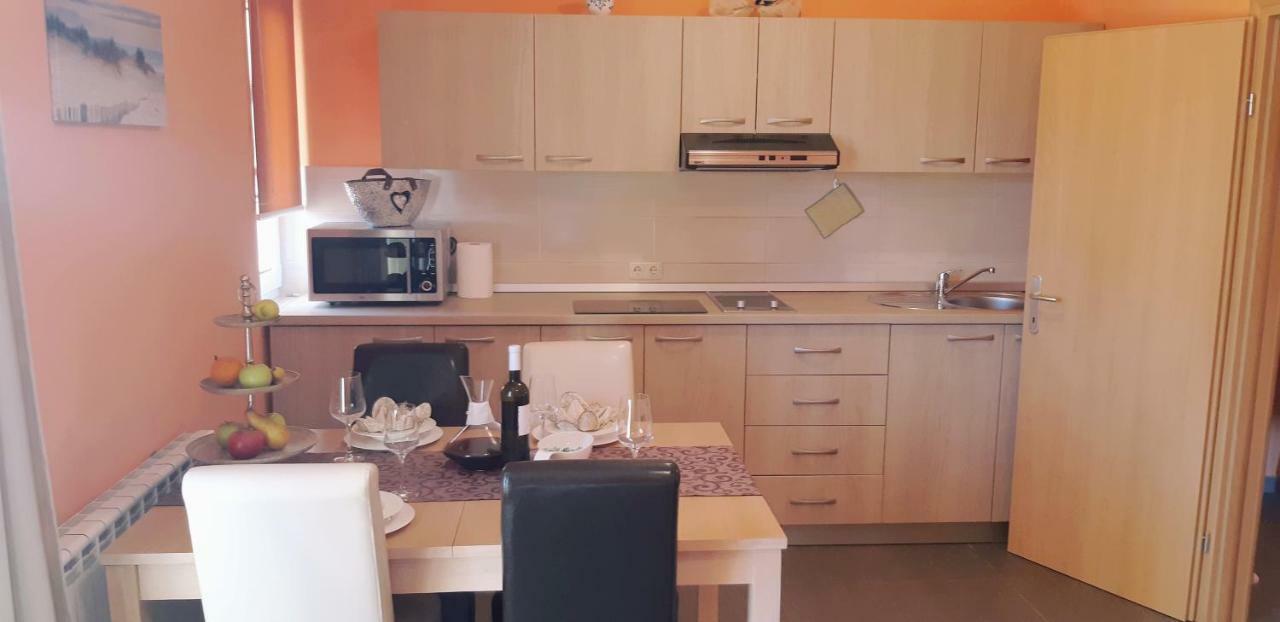 Apartmani Lili Sukosan Ngoại thất bức ảnh