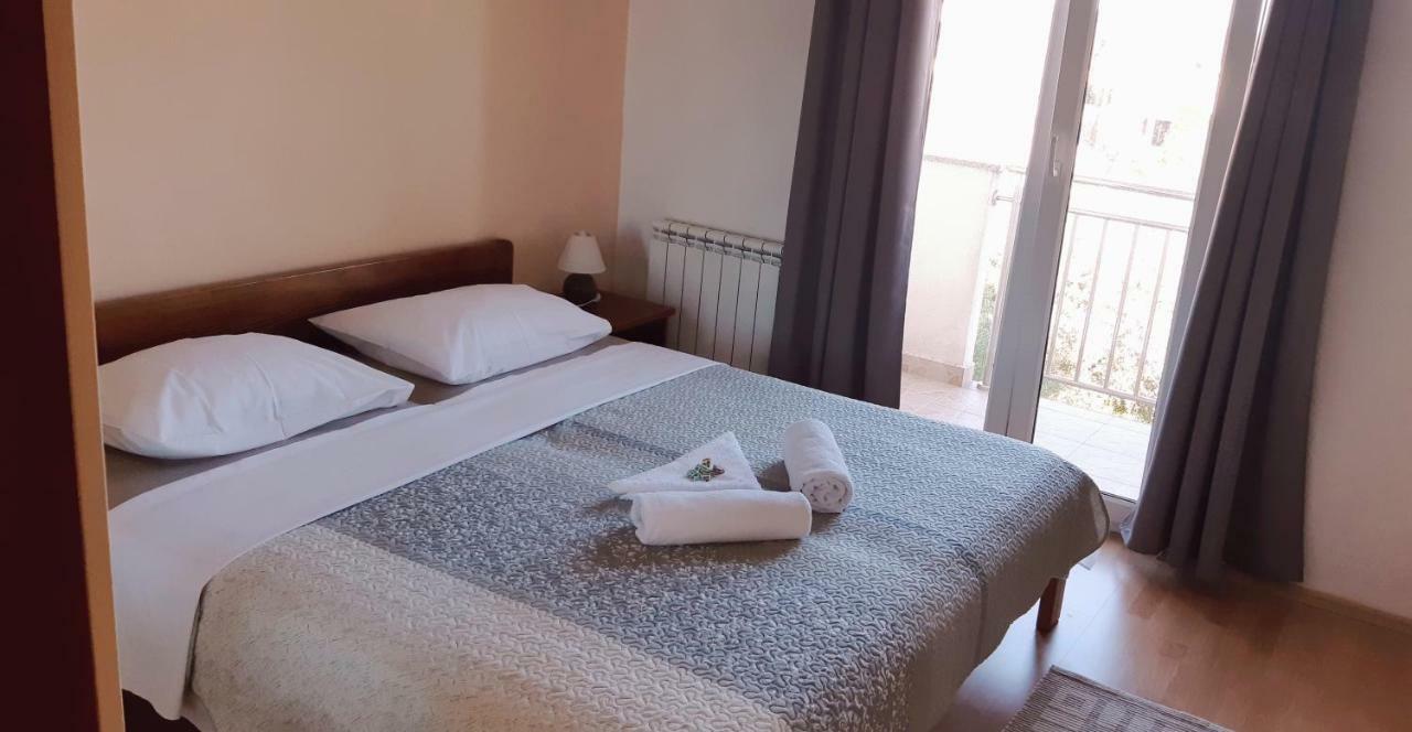 Apartmani Lili Sukosan Ngoại thất bức ảnh