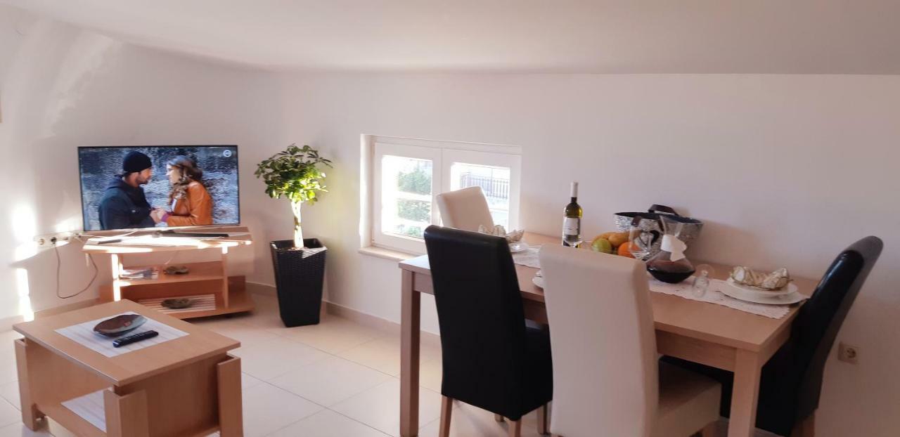 Apartmani Lili Sukosan Ngoại thất bức ảnh