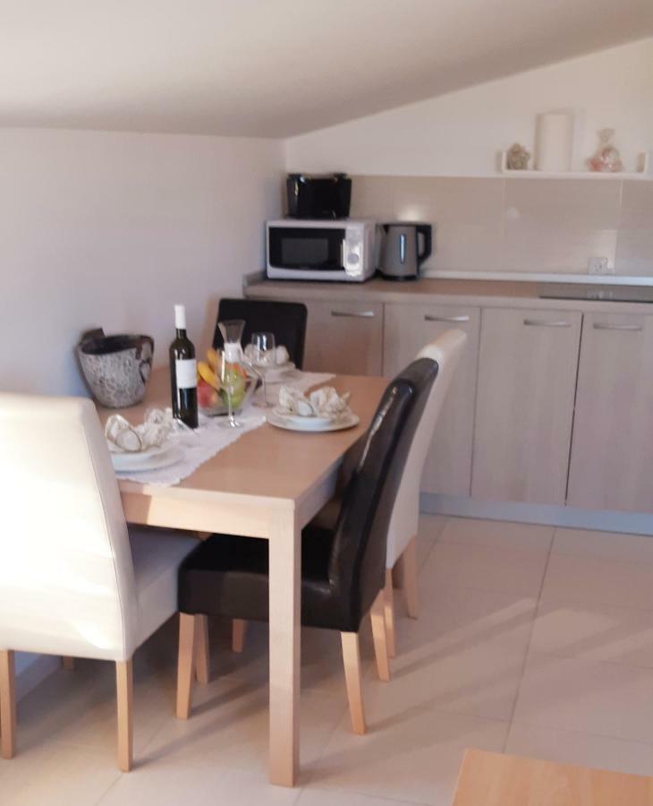 Apartmani Lili Sukosan Ngoại thất bức ảnh
