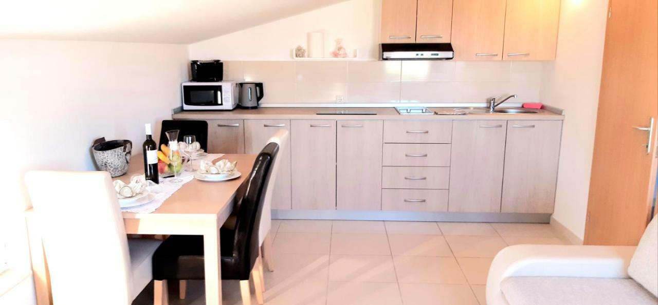 Apartmani Lili Sukosan Ngoại thất bức ảnh