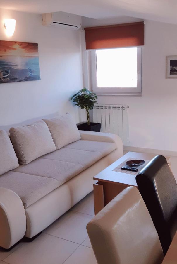 Apartmani Lili Sukosan Ngoại thất bức ảnh